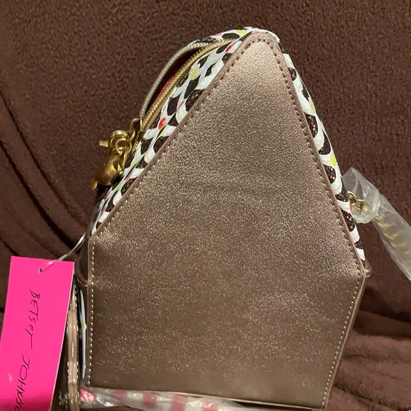 Betsey johnson gingerbread house purse new with tags - Picture 5 of 6